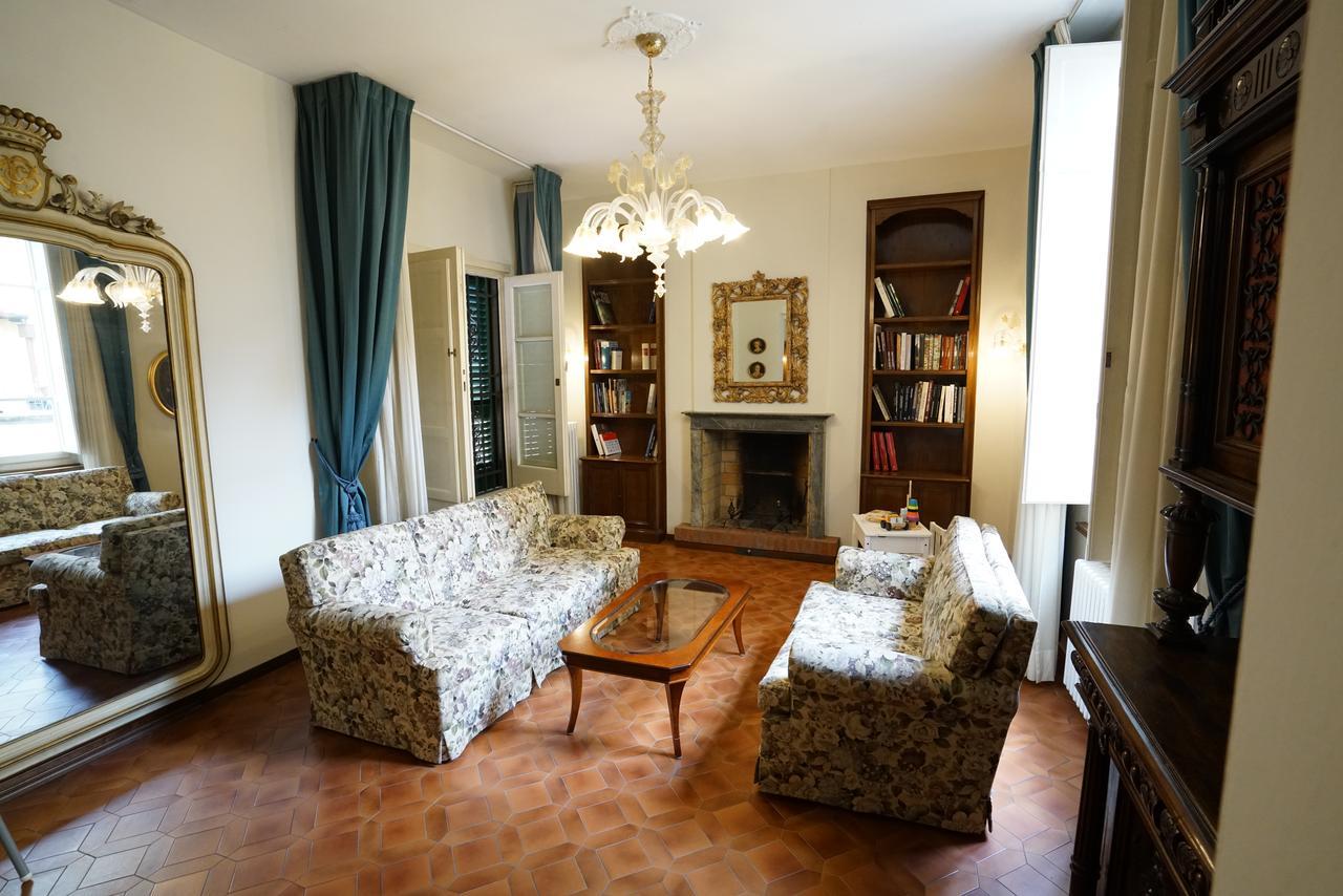 La Terrazza Di Via Elisa Bed & Breakfast ลุคคา ภายนอก รูปภาพ